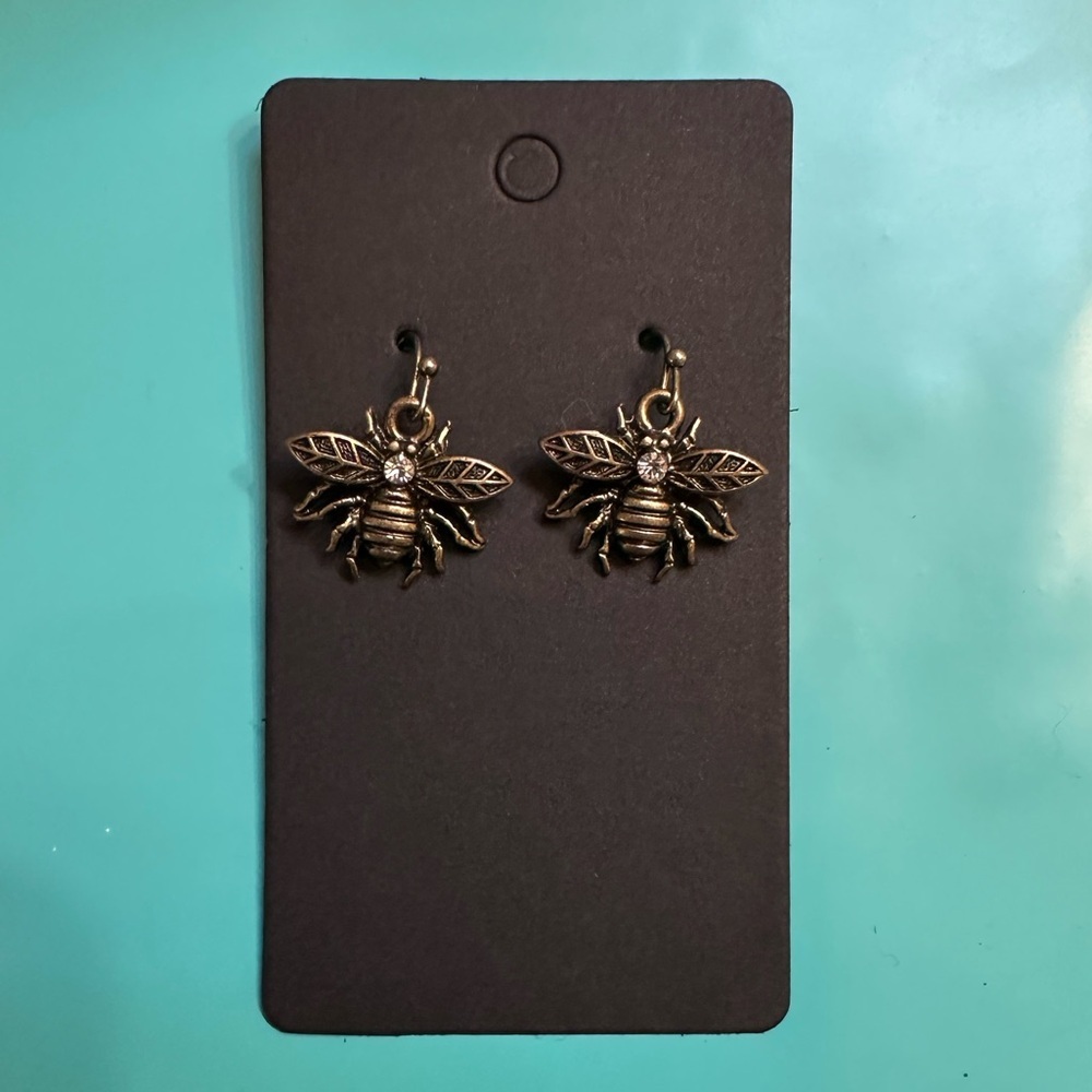 Vintage Style Bee Earrings - Picture 4 of 4